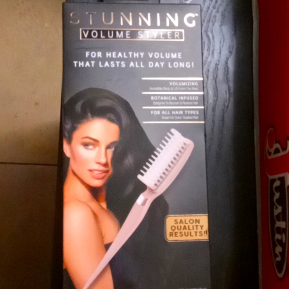 Hair brush volume styler